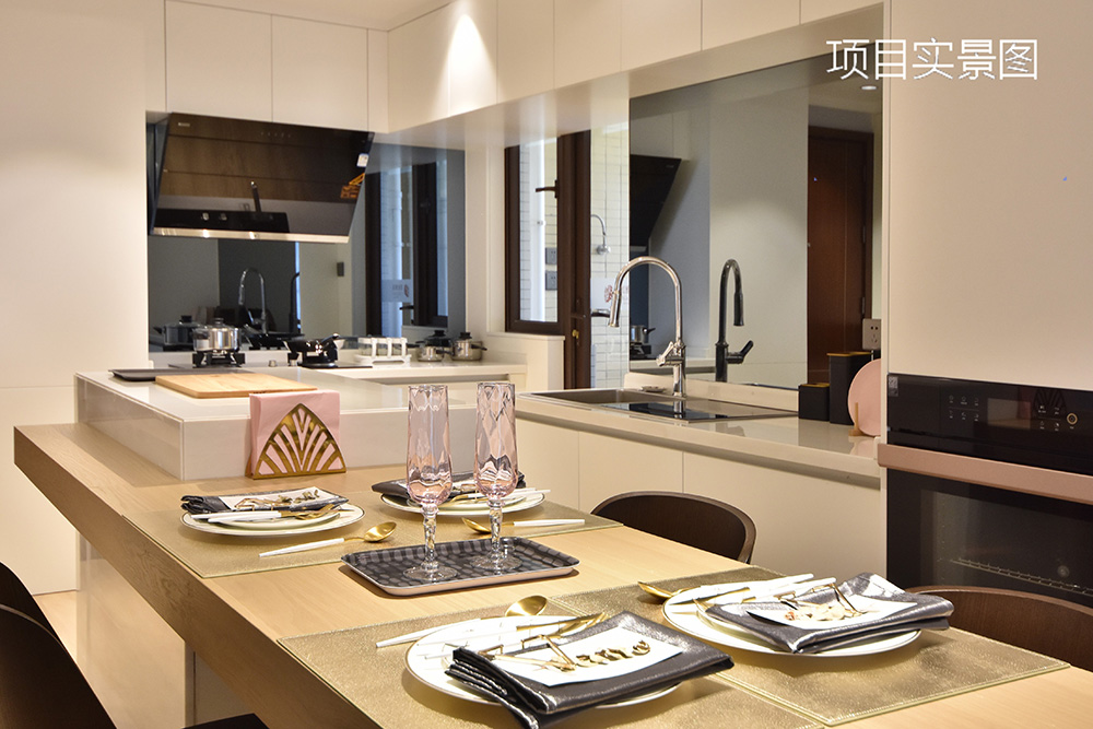 样板房展示效果 - 棕榈彩虹